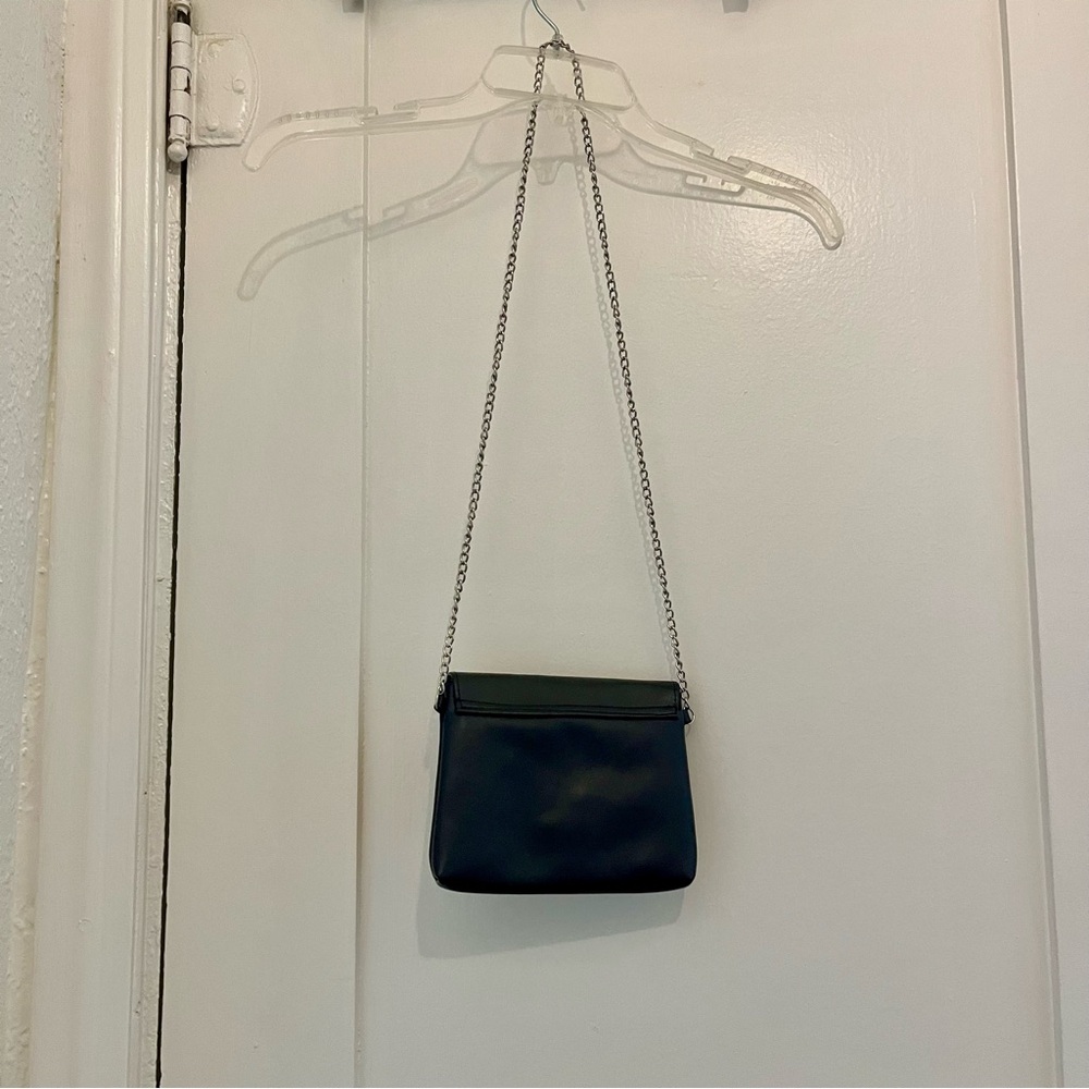 Capelli of New York - Stylish Black Chain Shoulder Bag - Picture 5 of 10